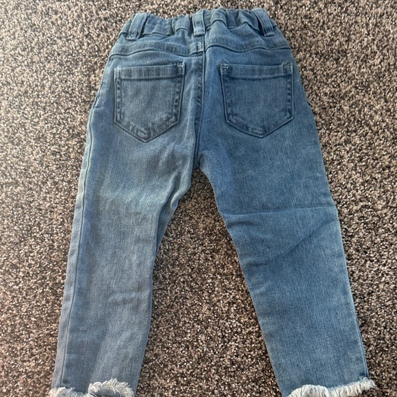 Garanimals Classic Blue Jeans for Girls Size 2t - Picture 3 of 3